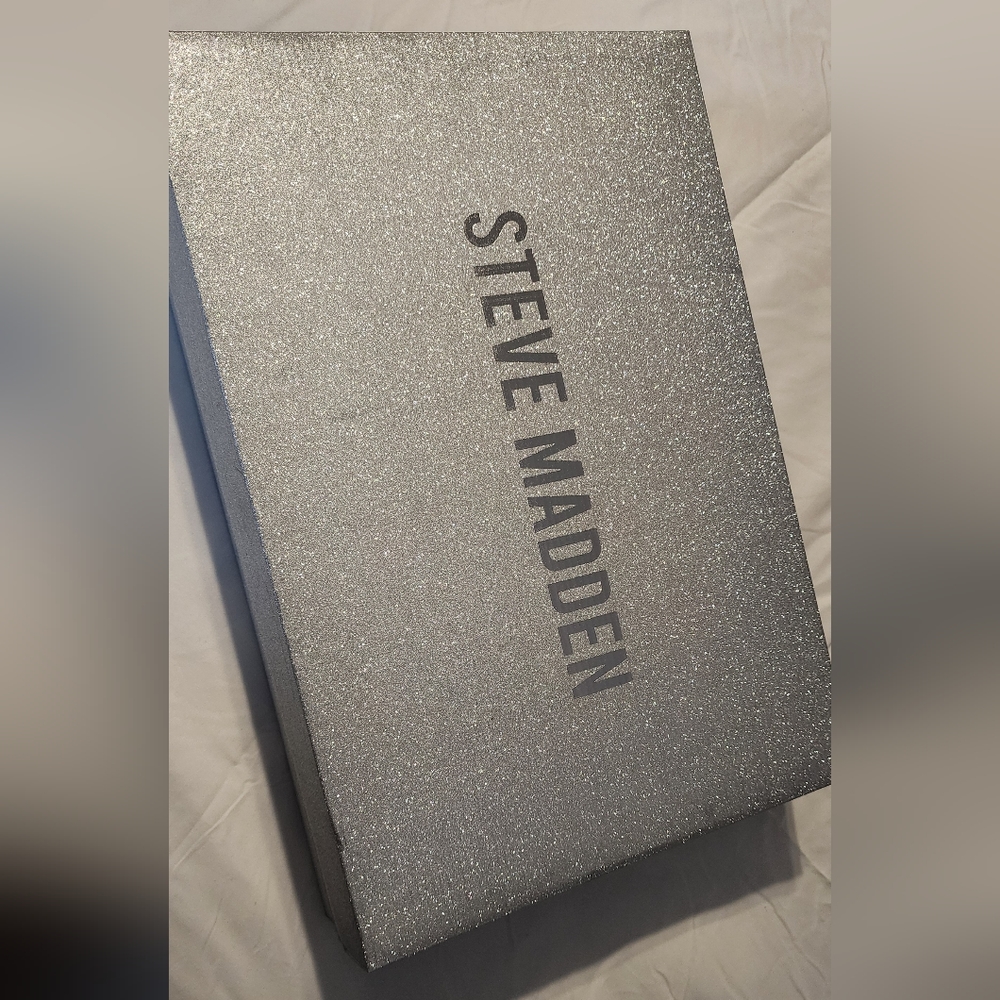Steve madden gift box